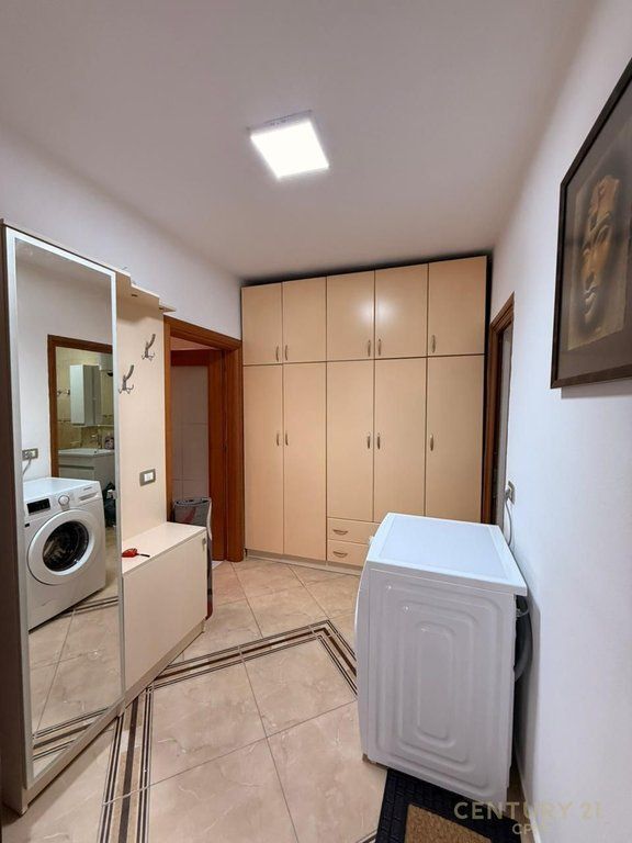 APARTAMENT 1+1 ME QIRA PRANE 21 DHJETORIT! 550 € /Muaj