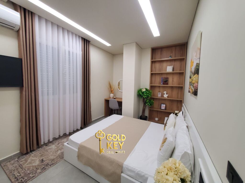🏡 AMBIENTE COMMERCIALE IN VENDITA (Negozio + Mini hotel con 3 Appartamenti × Booking/AirBnb)