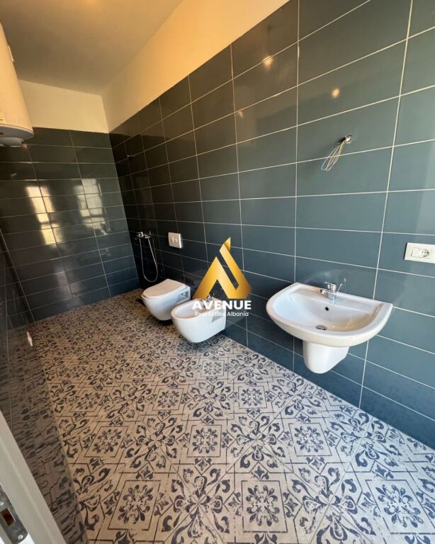 APARTAMENT 1+1 BOSH ME QERA – Tek Kompleksi Aura, Rruga Dritan Hoxha, Tirane