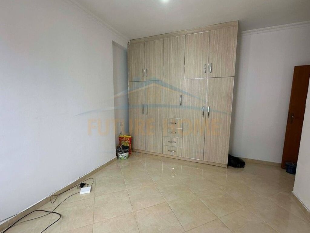 In vendita, Appartamento 3+1+2, Yzberisht, Tirane