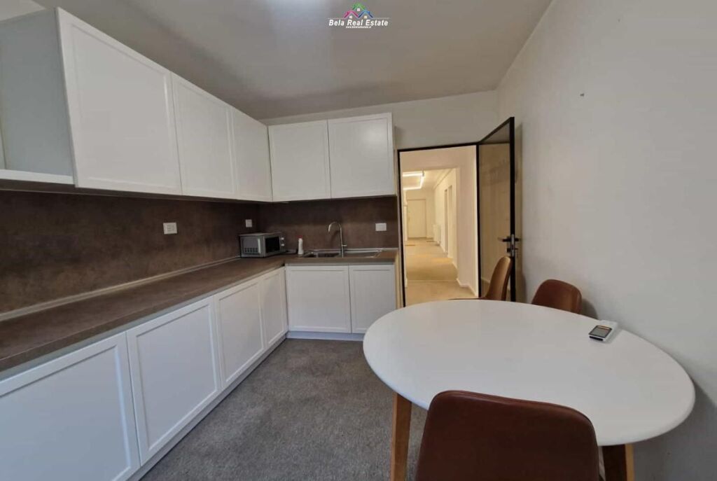 Zyre Me Qera 4+1 Tek Rruga e Durresit ( ID BZ2943) Tirane