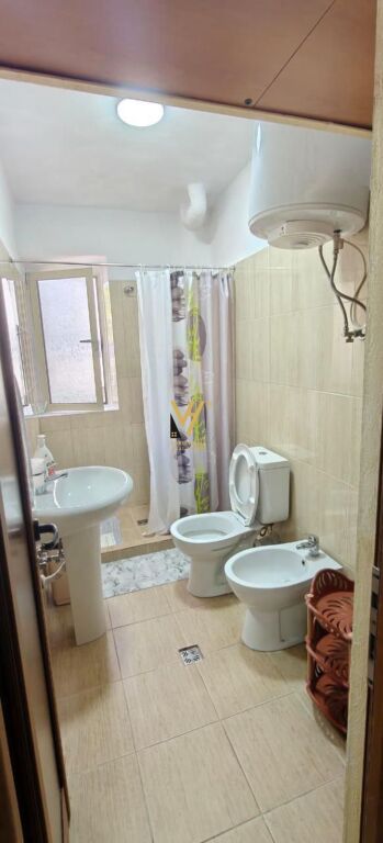 JEPET APARTAMENT 2+1+BLK ME QIRA TEK RRUGA E DURRESIT 60.000 LEKE