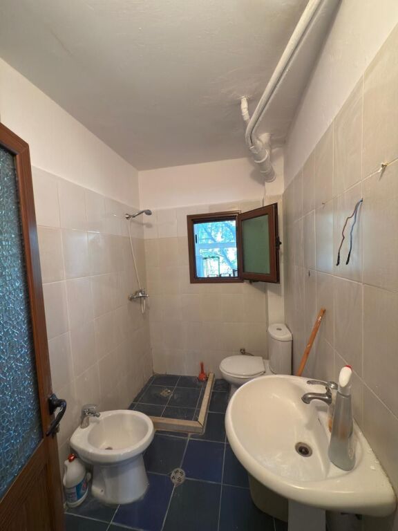 Apartament 1+1 per shitje ne Rrugen Irfan Tomini prane Big market