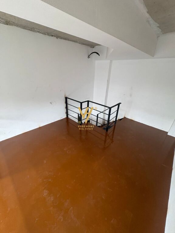 VENDESI DUPLEX 32 M2 IN AFFITTO PRESSO IL COMUNE DI PARIGI 400 EURO