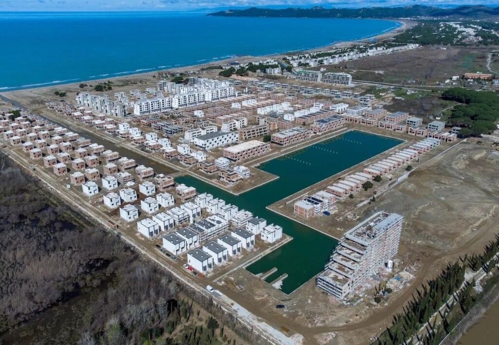 ▪️Shitet Vilë Individuale 2-kateshe te Turquoise Marina, Gjiri I Lalzit.