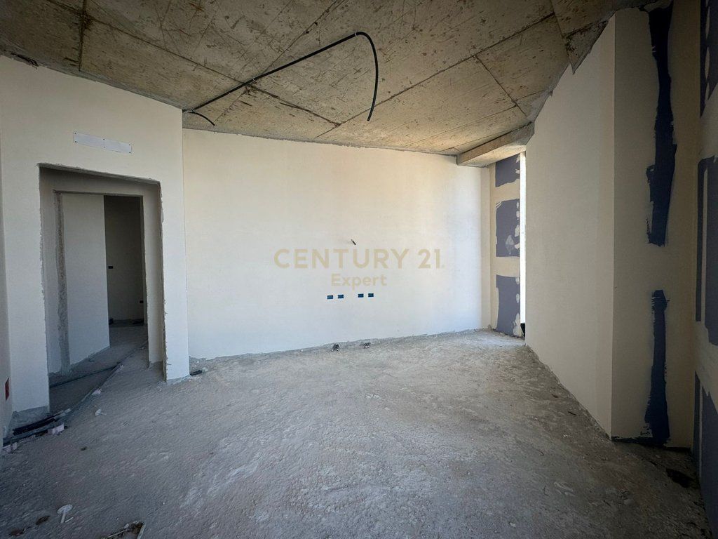 2+1 APARTMENT FOR SALE IN EXPOZITA BUILDING