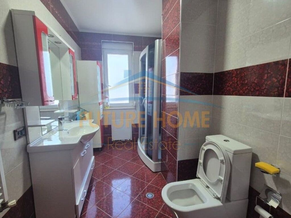 In vendita, Appartamento 2+1, Viale Giovanna d'Arco, Tirana.
