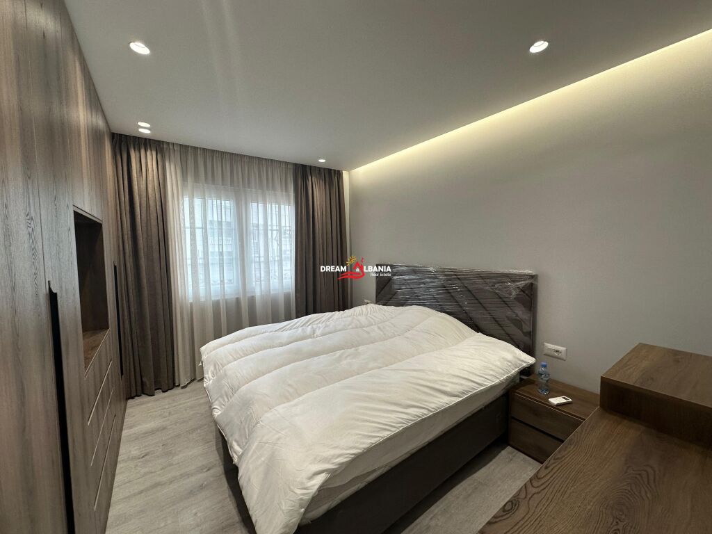 Jepet me qera super vile 3-kateshe ne rrugen e Elbasanit, prane Ambasades Turke (ID 4251260)