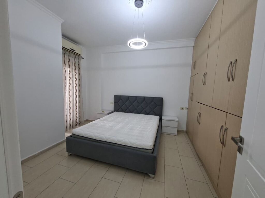 🏠 In Affitto: Super Appartamento 1+1 &amp; 1 Balcone (📍Centro – Via Kavajës) 🔥 Posizione Perfetta || 5 min dal Centro | 80.000 Lek / Mese 💶
