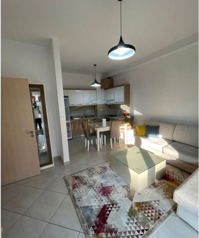 Rent, Apartment 2+1+2+Parking Space, Paris Commune, Tirana.