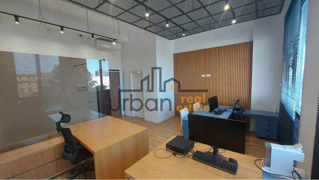 Shitet Ambient Zyre te Rr Kongresi Manastirit, Tiranë - 105,000€ | 42 m²