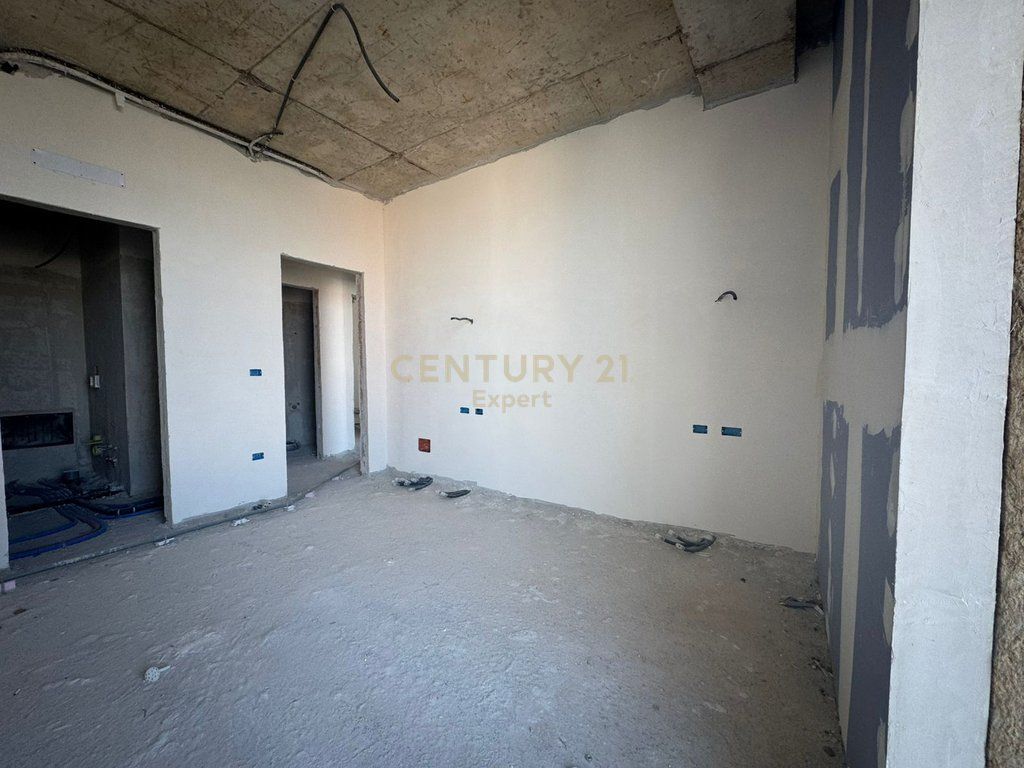 2+1 APARTMENT FOR SALE IN EXPOZITA BUILDING