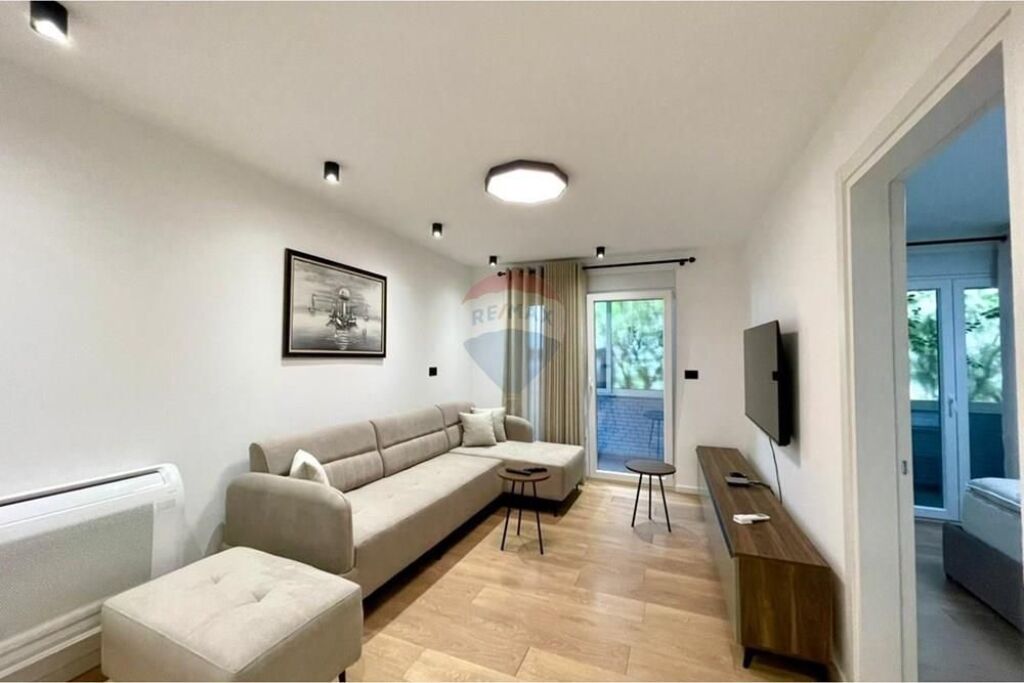 Apartament - Për Qira - Rruga e Dibrës, Tiranë