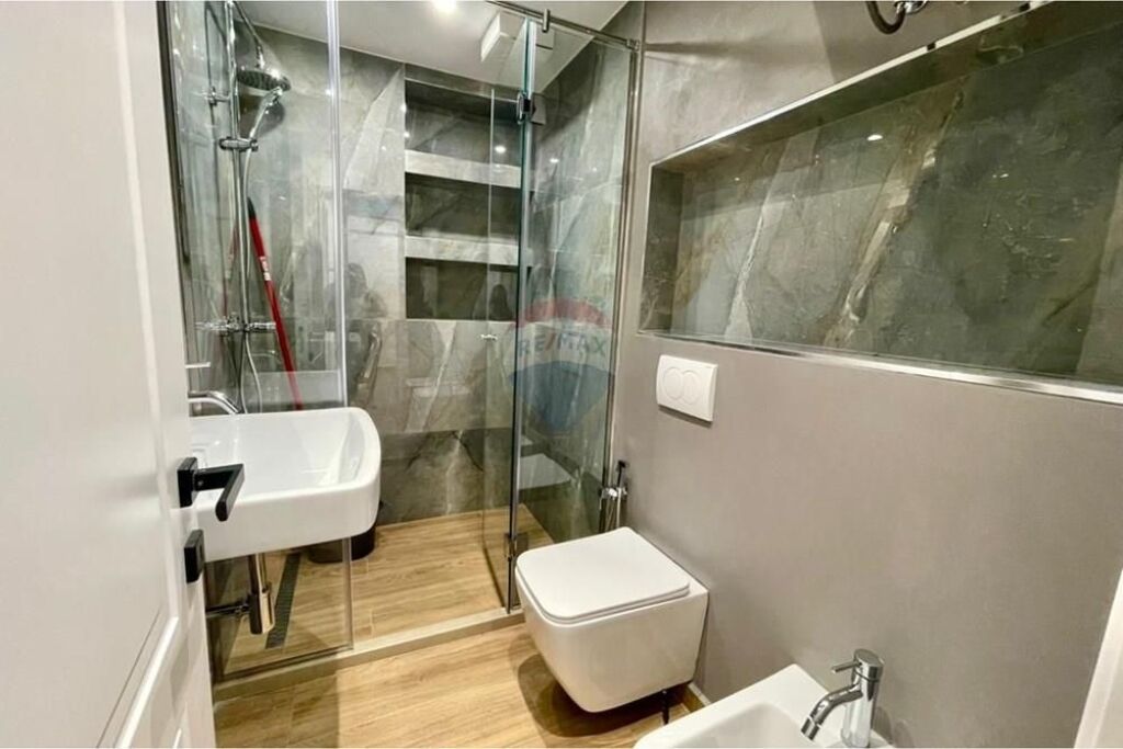 Apartament - Për Qira - Rruga e Dibrës, Tiranë