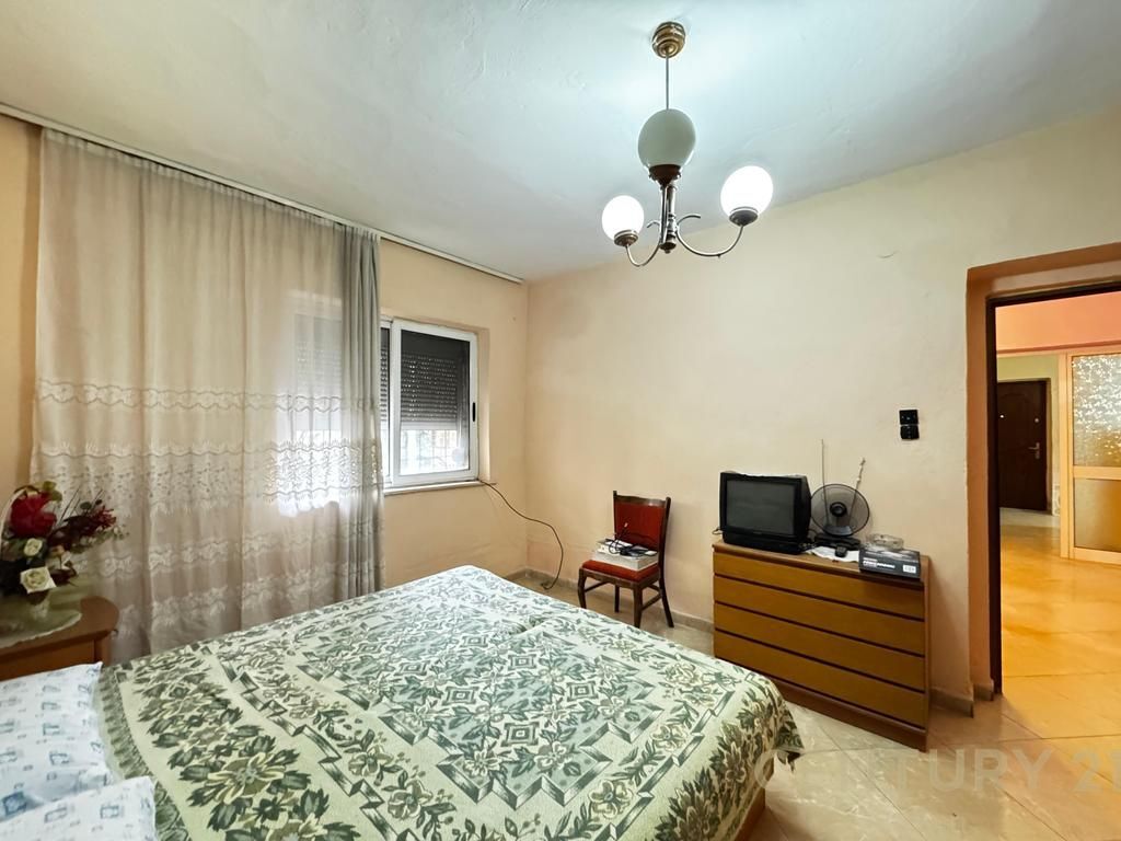 VENDESI APPARTAMENTO 3+1 AL MOZAIKU DI TIRANA 185.000 € Sup. Totale  100m2