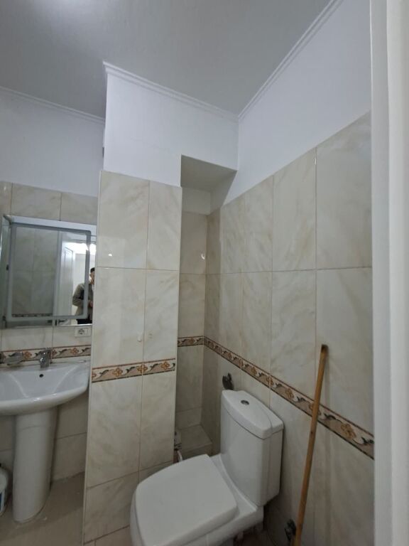 🏠 In Affitto: Super Appartamento 1+1 &amp; 1 Balcone (📍Centro – Via Kavajës) 🔥 Posizione Perfetta || 5 min dal Centro | 80.000 Lek / Mese 💶