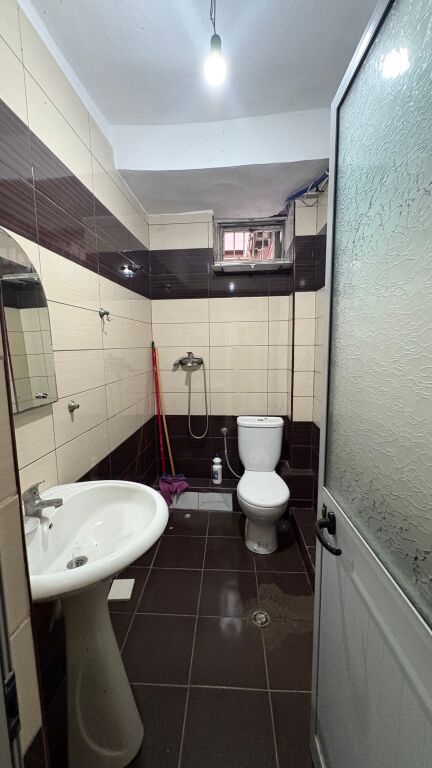 Service unit of 55m2 for rent opposite the Pediatrics