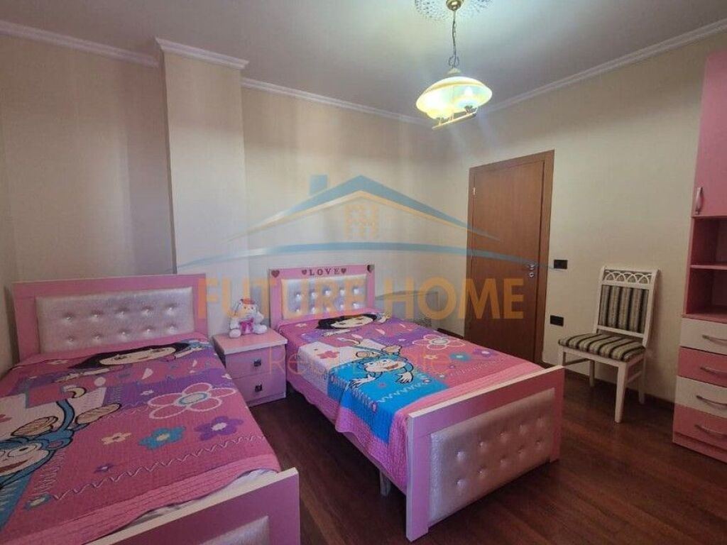 In vendita, Appartamento 2+1, Viale Giovanna d'Arco, Tirana.