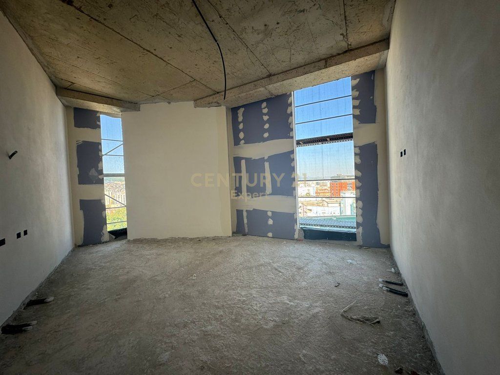 2+1 APARTMENT FOR SALE IN EXPOZITA BUILDING