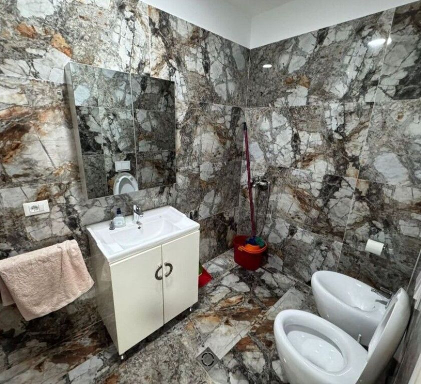 📌APARTAMENT 2+1 ME QIRA – PRANË TEG