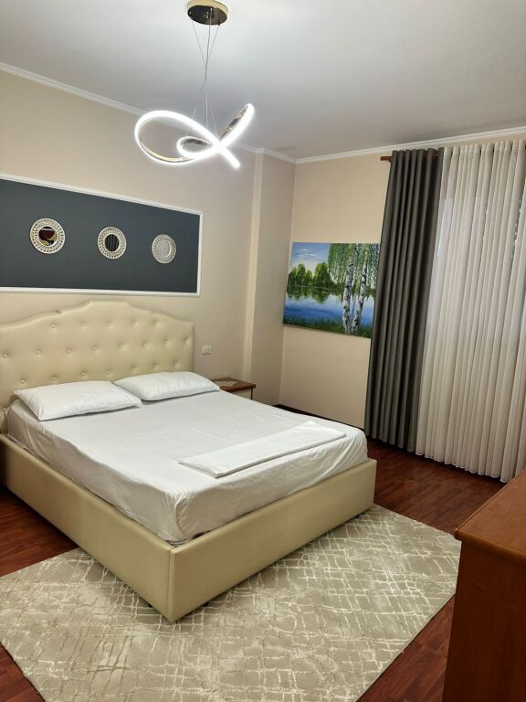 Jepet me qira apartament 2+1 në qendër të Durrësit