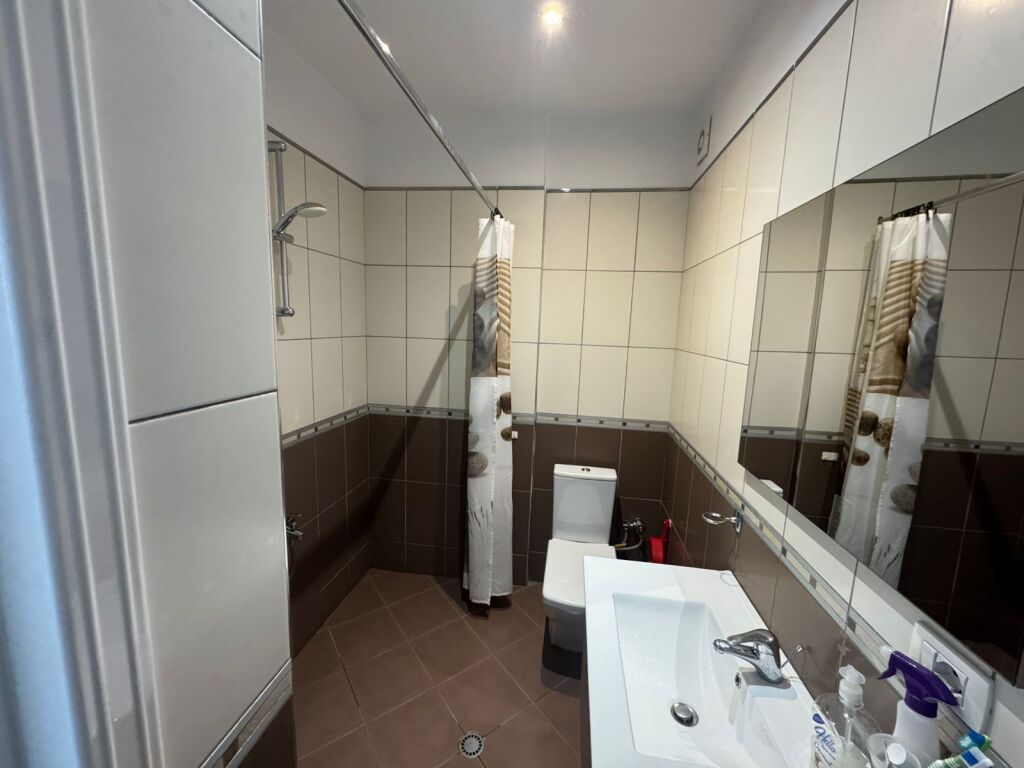 SHITET APARTAMENT 3+1, LIQENI I THATE