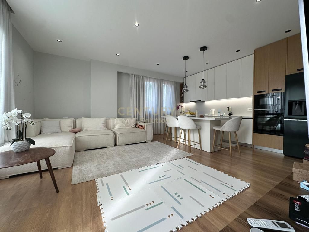 Apartament  fantastik 2+1+2 ne zonen e Astirit !
