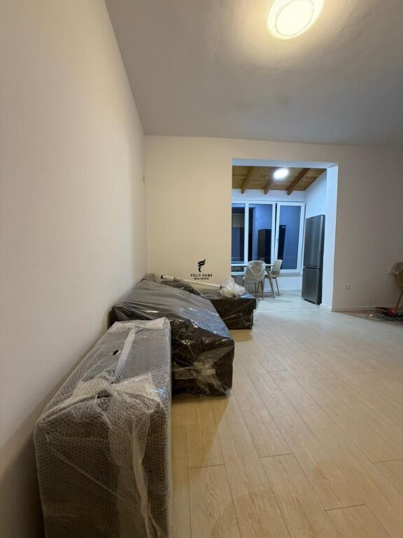APARTAMENT ME QERA 1+1 KODRA E DIELLIT 60.000 LEKE FH-72862