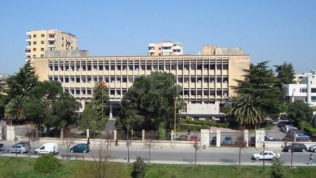 Vendesi in vendita appartamento 2+1, Viale Jean Dark