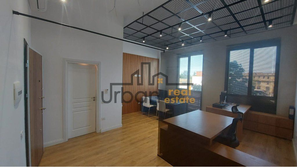 Shitet Ambient Zyre te Rr Kongresi Manastirit, Tiranë - 105,000€ | 42 m²