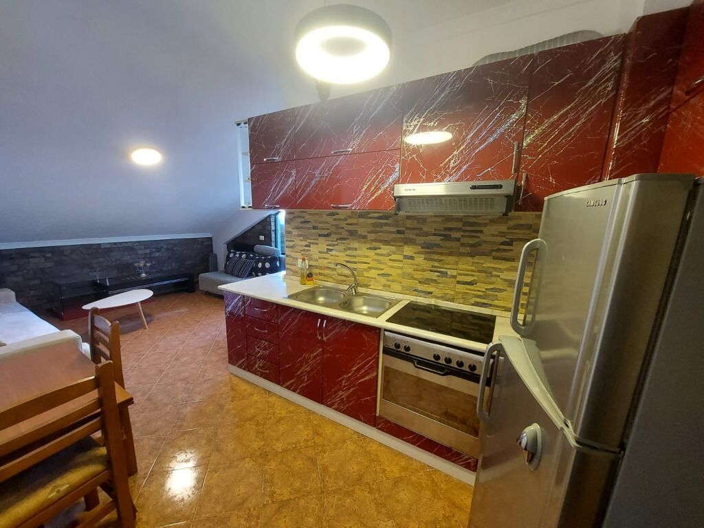 Shitet Apartament 2+1  Golem