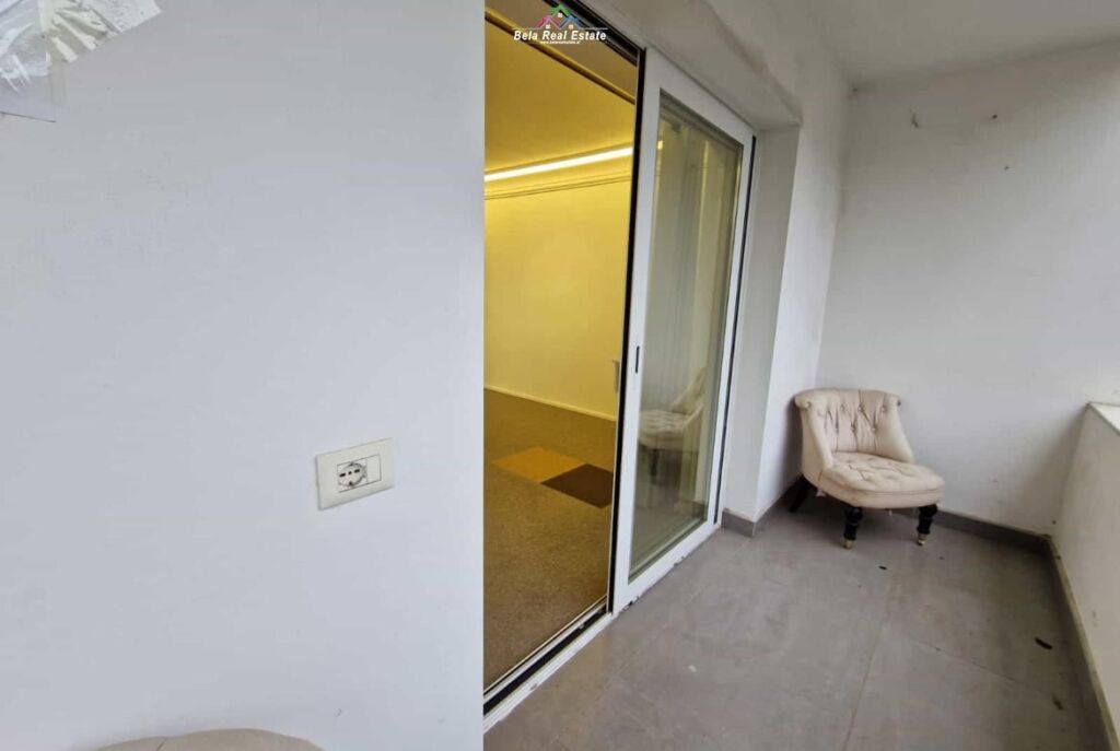 Zyre Me Qera 4+1 Tek Rruga e Durresit ( ID BZ2943) Tirane