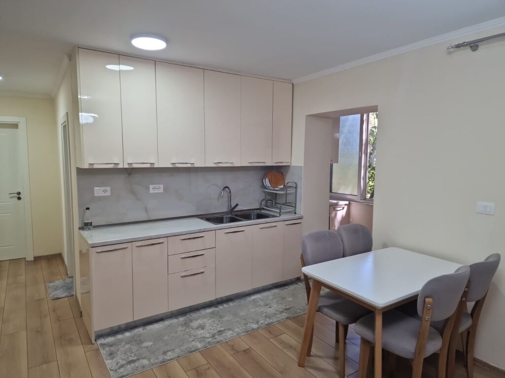Apartament 1+1 per shitje mbrapa Ambasades Amerikane