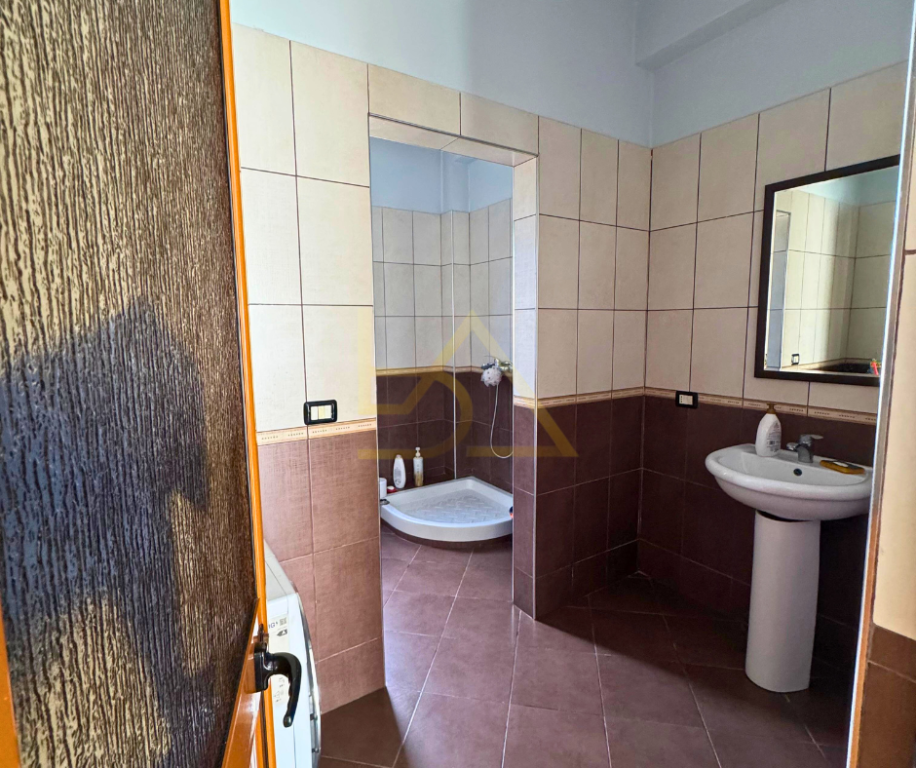 Shitet Vilë – Tiranë, Rruga Pjetër Arbnori