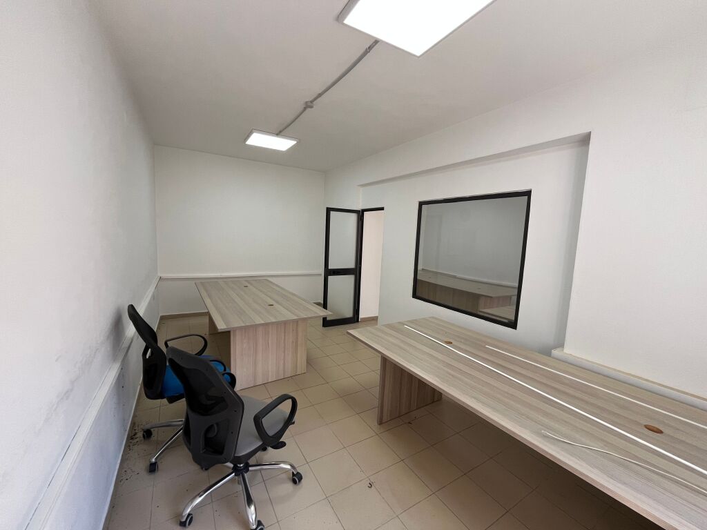 Qira, Ambient për zyra, Pazari i Ri, Tiranë