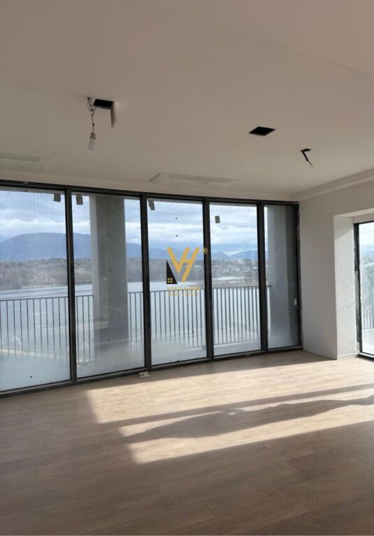 OFFICE 200 M2 FOR RENT AT LAKE VIEW RESIDENCE 2,500 EURO