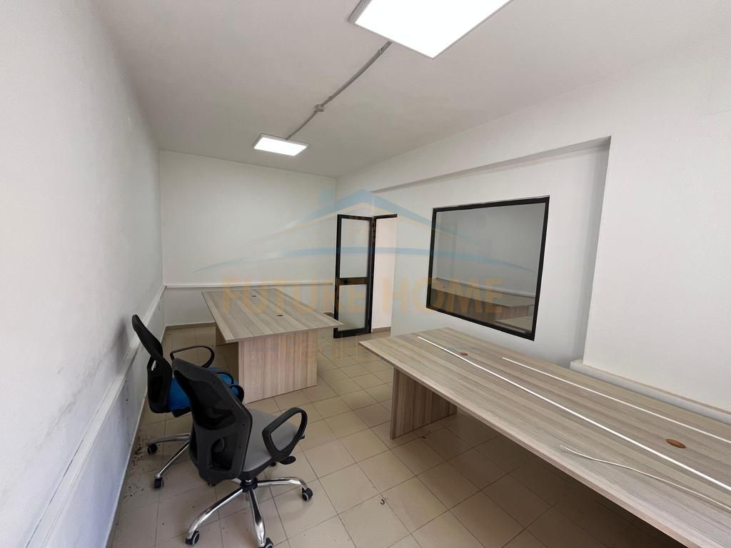 Qira, Ambient per zyra, Pazari i Ri, Tirane / ELT68779