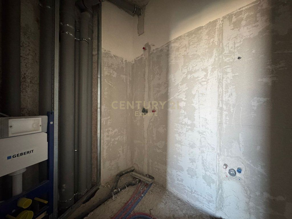2+1 APARTMENT FOR SALE IN EXPOZITA BUILDING