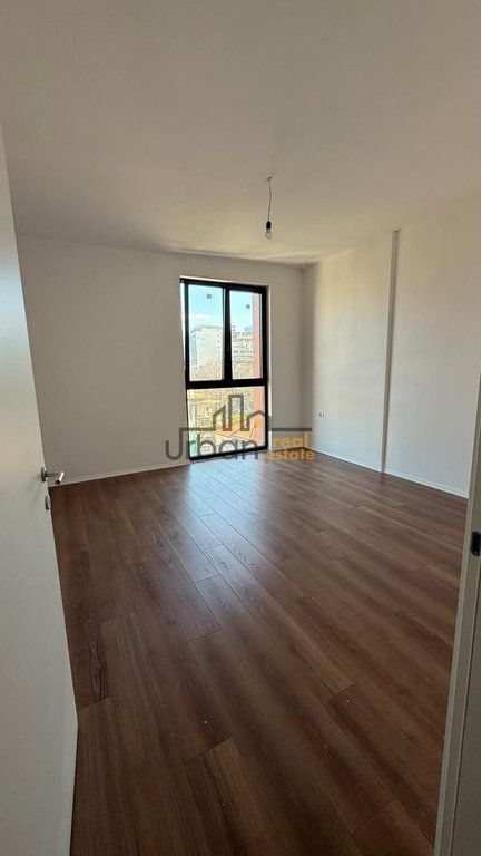 Qera, Apartament 1+1, Rruga Bogdaneve, Tiranë - 1000€ | 83 m²