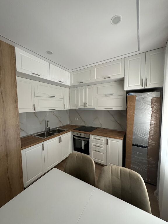 Apartment 2+1 for sale "Uji Ftohte" Vlore near Le Pallazine