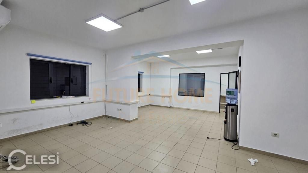 Qira, Ambient per zyra, Pazari i Ri, Tirane / ELT68779