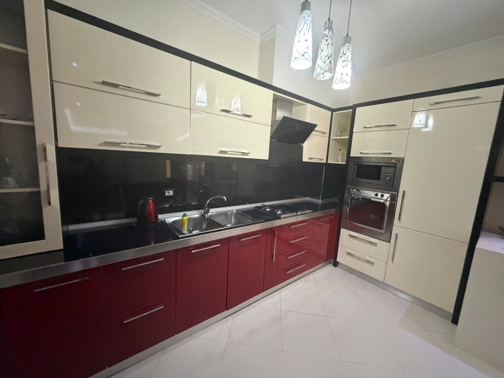 2+1,arredato al lago secco,700 euro