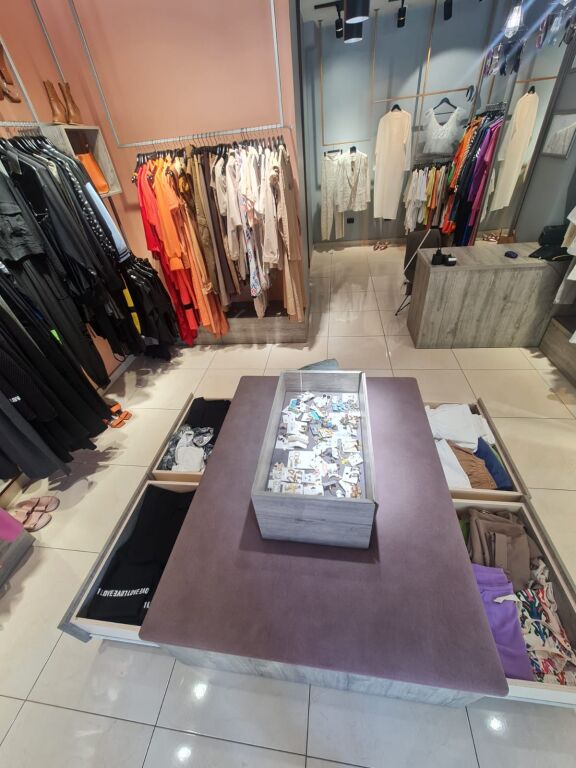 SHOP FOR RENT ON BARDHYL STREET