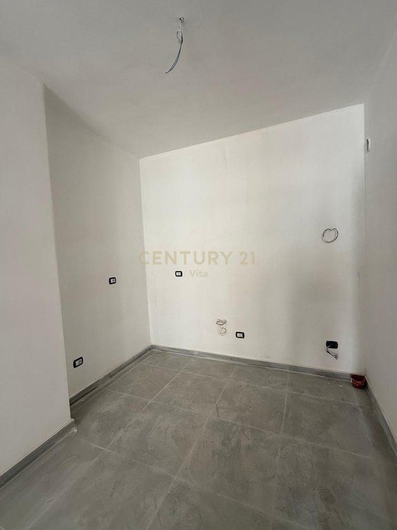 SHITET APARTAMENT 1+1 + POST PARKIMI TEK RESIDENCA LOREDIS , QERRET !!!