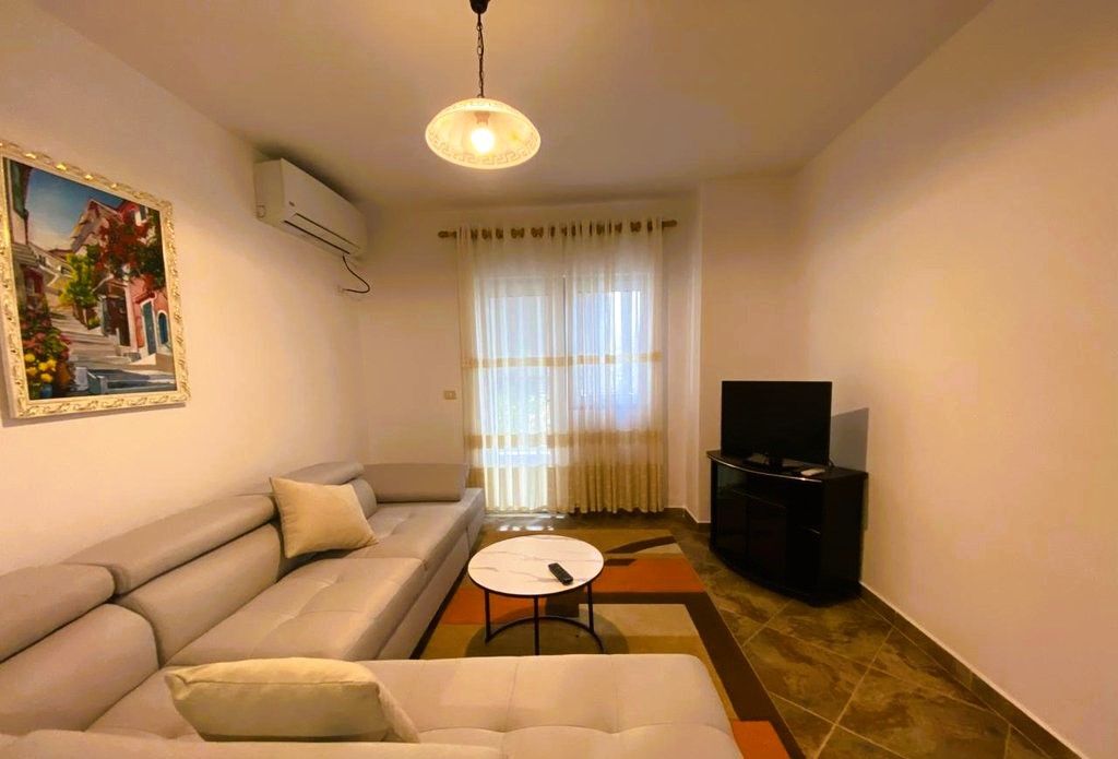 IN THE MUNICIPALITY OF PARIS WE RENT 1+1 APARTMENT