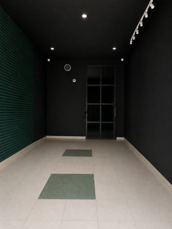 NEGOZIO IN AFFITTO 50M2 BRRYL 100.000 LEKE FH-72774