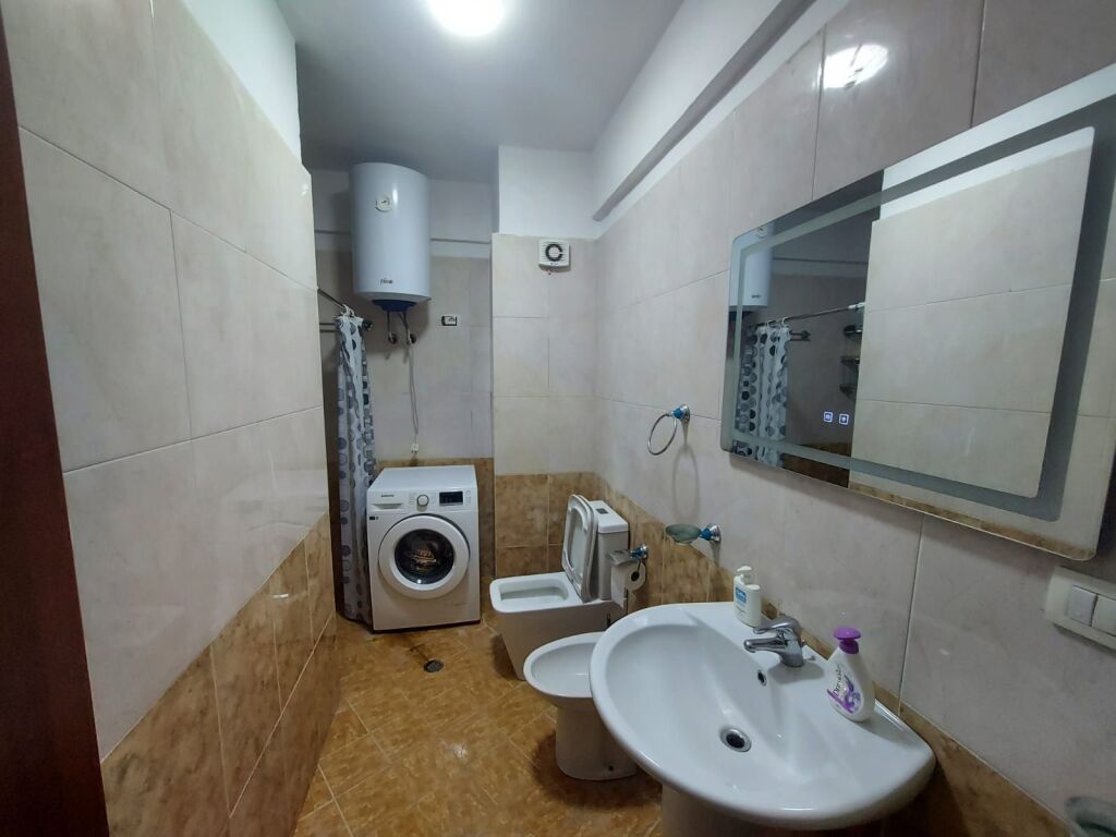 Shitet Apartament 2+1  Golem