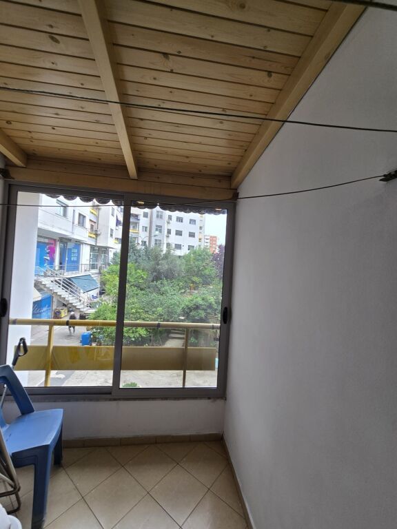 🏡 Apartment 2+1 + annex for rent 🍽️ 📍Near Bajram Curri Boulevard, Nikolle Kacorri street in front of the building with arrows
