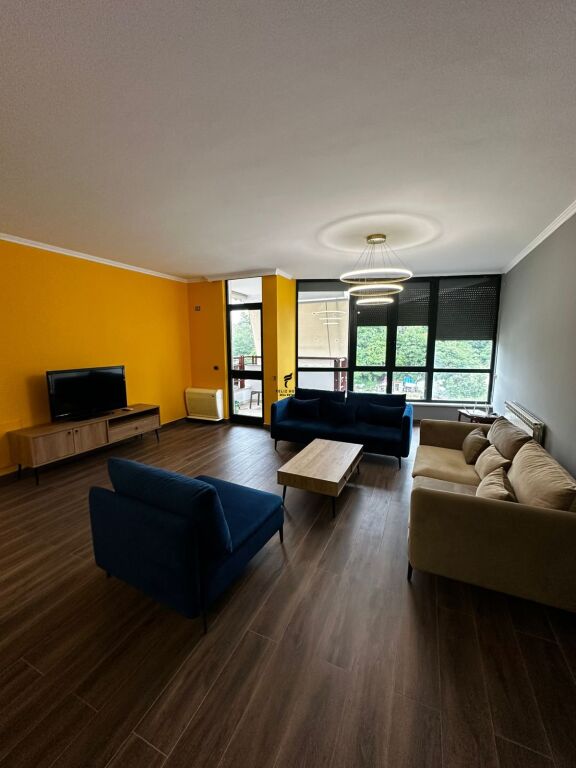 APARTAMENT ME QERA 2+1+2 LIQENI I TIRANES 1.600 EURO FH-72980