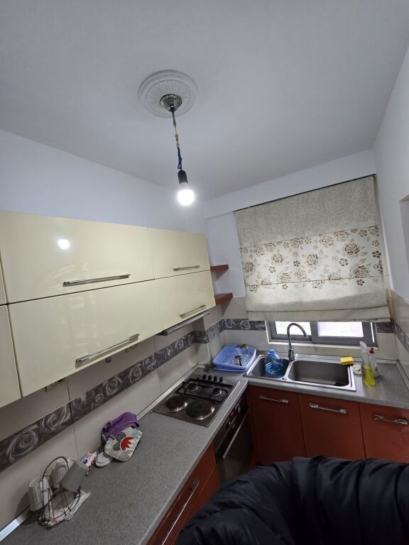 🏡 Apartment 2+1 + annex for rent 🍽️ 📍Near Bajram Curri Boulevard, Nikolle Kacorri street in front of the building with arrows💶 Price: 500€ / month